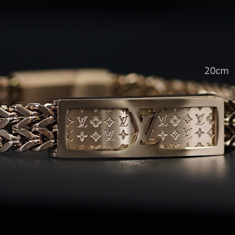 دستبند مردانه استیل بهترین کیفیت صددرصد رنگ ثابت بسیارشیک کاملا مشابه طلا  با قیمتی مناسب