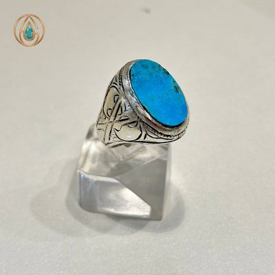 نمای نزدیک رکاب دست‌ساز نقره با طرح فیلی و قلم‌زنی دستی انگشتر کد ۱۰۱