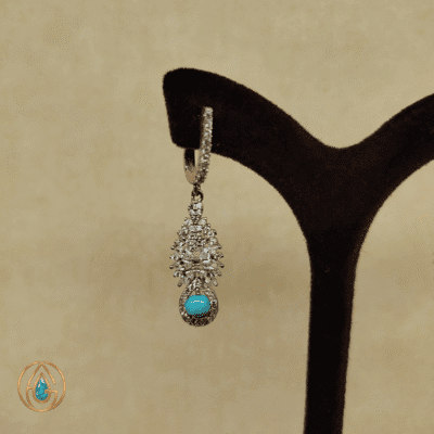 گوشواره نقره آویز جواهری با نگین‌کاری ظریف و سنگ فیروزه نیشابور – کد ۲۸۹