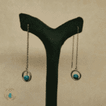 جفت گوشواره نقره آویز ظریف با طراحی مینیمال و فیروزه نیشابور – کد ۲۸۸